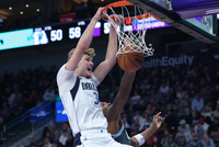 分板助断领衔全队！基德：弗拉格与众不同 他是我们的领袖之一