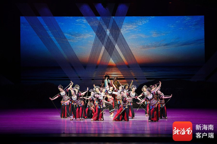 原創(chuàng)民族舞劇《黃道婆》演出現(xiàn)場(chǎng)。海南省演藝集團(tuán)供圖