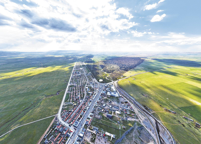 海南黃沙頭“防沙治沙”。洪玉杰?攝