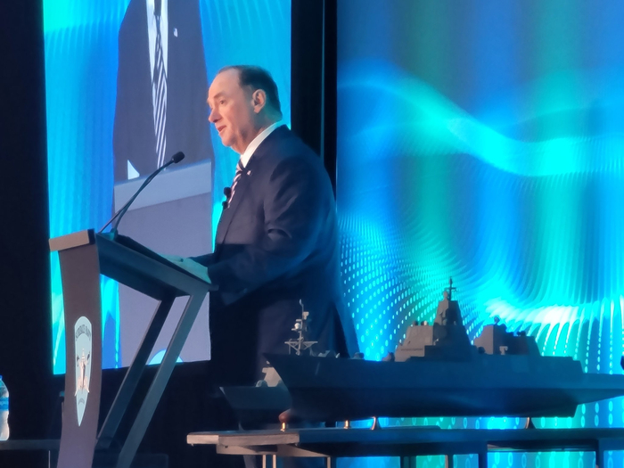 美国海军部长费兰谈及战列舰，和“特朗普”级战列舰