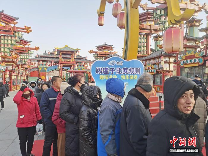 圖為冬日里的夜未央不夜城。　　中新網(wǎng)記者 李愛平 攝