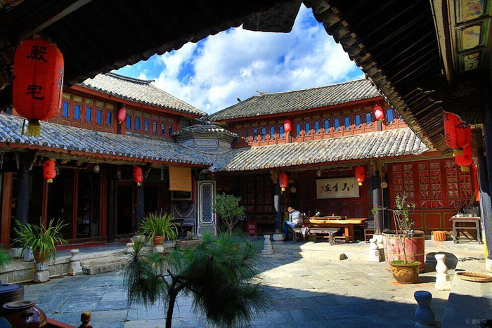 嚴(yán)家大院（云南師范大學(xué)李宏 攝）