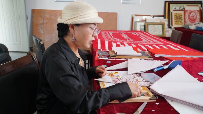 剪紙傳承人買元花。