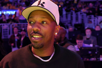 詹姆斯：我没和富保罗讨论过他的播客 那是他的平台和节目话题