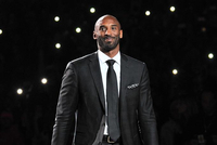 库兹马：第一次和科比吃饭他坐在长桌一端 像分开红海的摩西一样