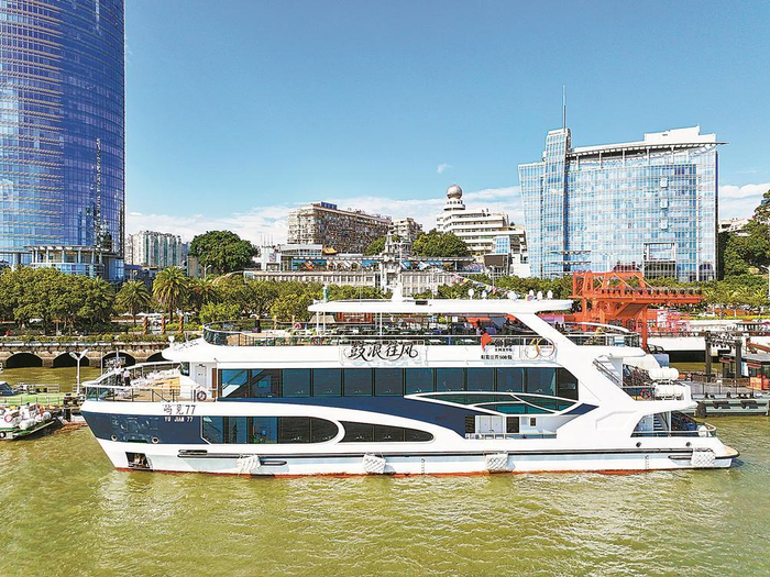 興業(yè)銀行為全國首艘海上運(yùn)營純電動旅游客船“嶼見77”提供綠色信貸支持。（資料圖片）