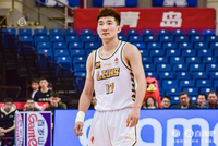 能攻善传！孙铭徽半场6中4砍全队最高10分4助 正负值+6