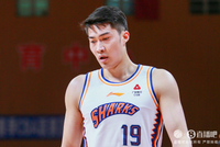 三分神射手！刘正清半场三分3中3射落11分 次节连中两记三分得8分