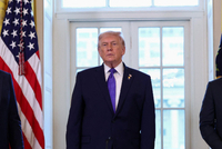 对委发动军事行动后 特朗普首次与委内瑞拉代总统通话