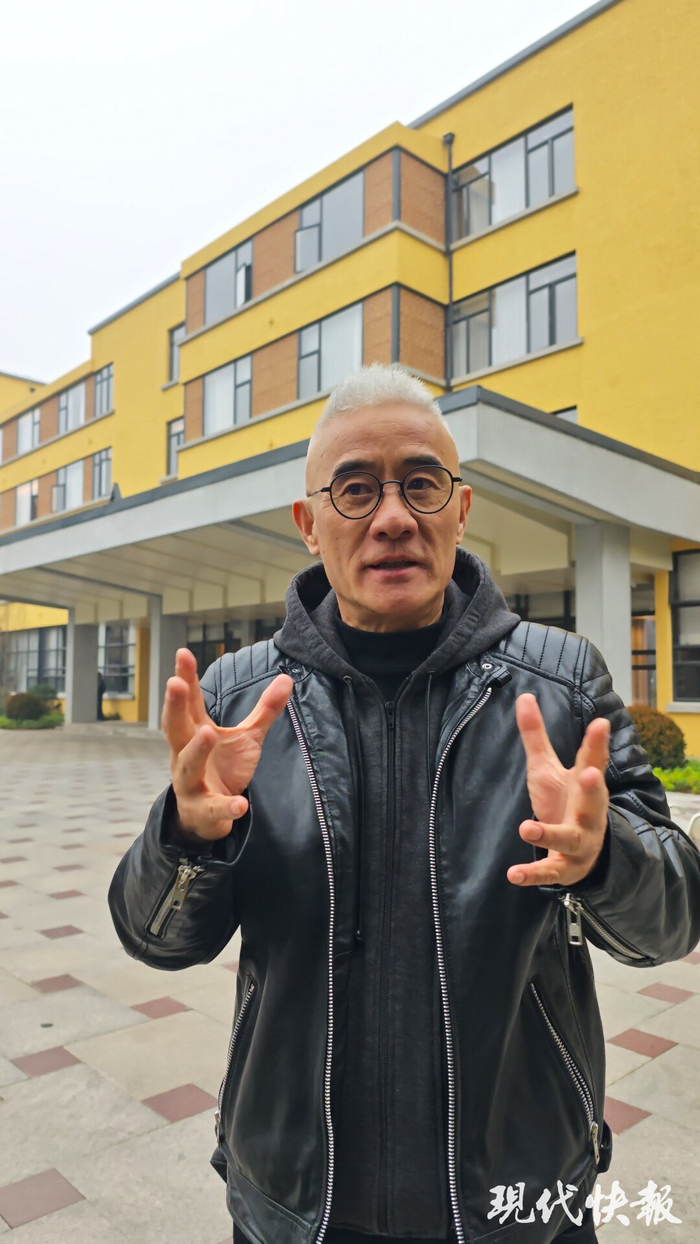 周琦教授在做講解