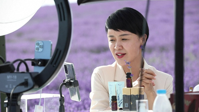 贺娇龙 图据视觉中国