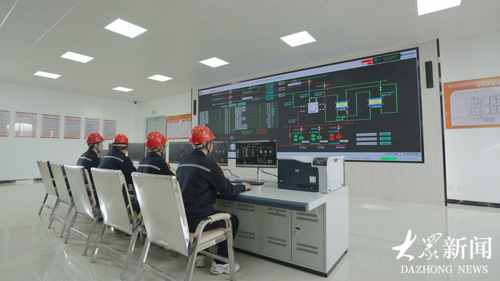 聊熱入濟(jì)北線B4泵站中控室運(yùn)行監(jiān)控值班