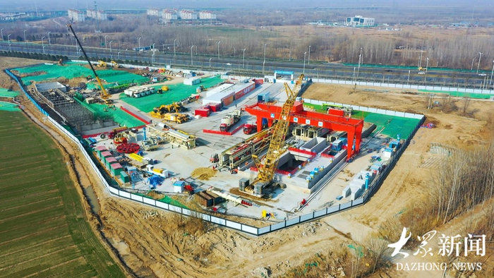 聊熱入濟(jì)北線盾構(gòu)穿黃工程施工現(xiàn)場(chǎng)航拍圖