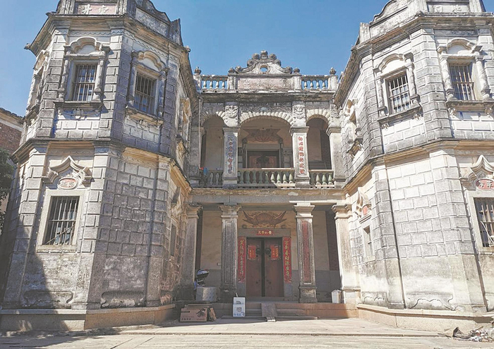 歷史感濃厚的高陽光照樓 許國梁 攝