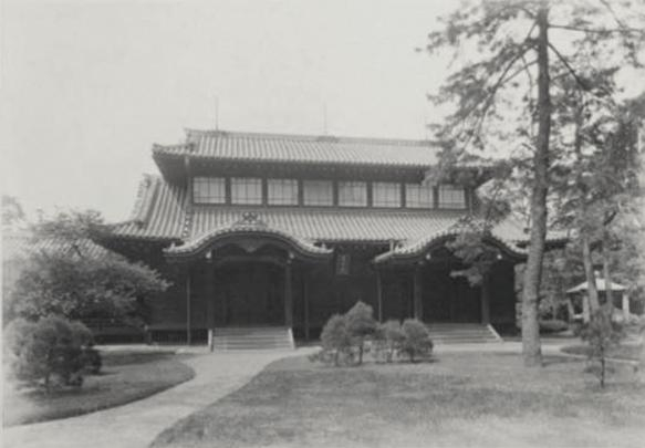 《宮城寫真帖》中建安府中唐鴻臚井碑及碑亭的照片