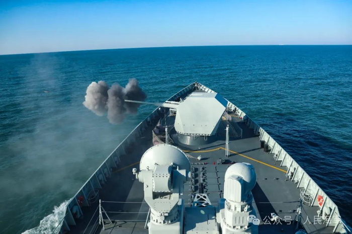 ▲主炮对海射击