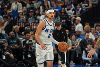 班凯罗：布莱克可能是联盟后卫位置上最好的篮下终结者之一