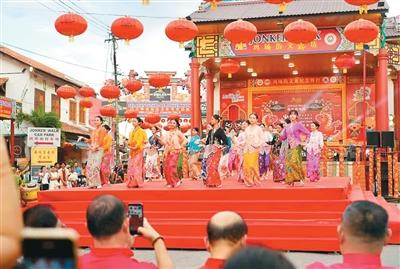 圖為2026年“福建春節(jié)聯(lián)歡晚會”馬六甲分會場錄制現(xiàn)場。