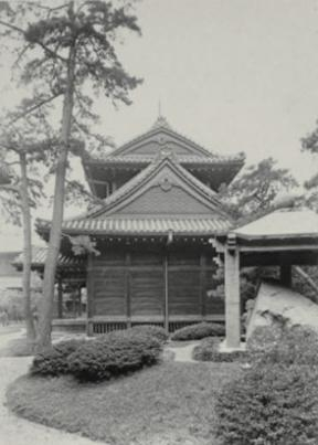 《宮城寫真帖》中建安府中唐鴻臚井碑及碑亭的照片