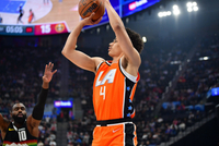 【菜鸟】科比·桑德斯13分3板3断 奎因14分12板 特雷·约翰逊18分