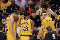 湖人本赛季限制对手命中率48.9%联盟第三差 队史近40年最烂！