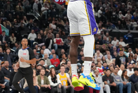 夸梅：NBA已变成WWE 没有竞争只有娱乐 詹姆斯每晚都照着剧本演戏