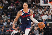 哈登：我会帮乔丹·米勒&amp;桑德斯处于成功位置 但功劳是他们自己的