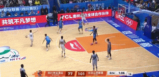 动作有点大！杜智博推飞段立谦 被吹违体犯规