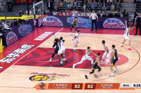 张皓嘉传得想当然了！廖三宁鬼魅抢断1打0快攻打进 北控反超2分