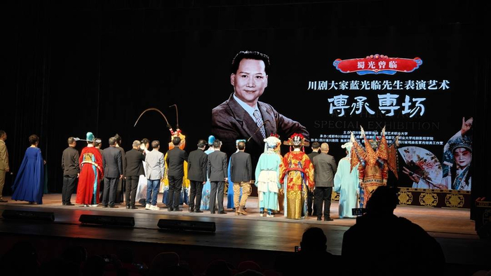蓝派弟子合唱《问病逼宫》