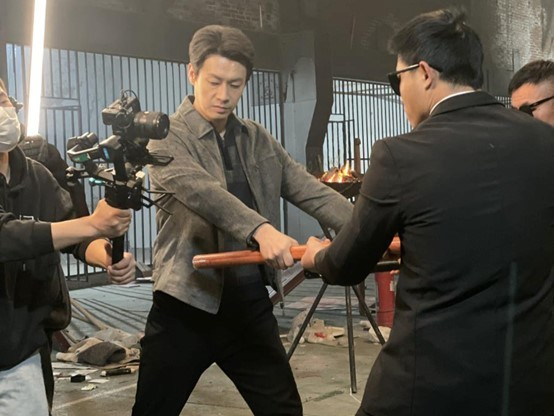 于清斌拍摄短剧 图片来源：受访者供图