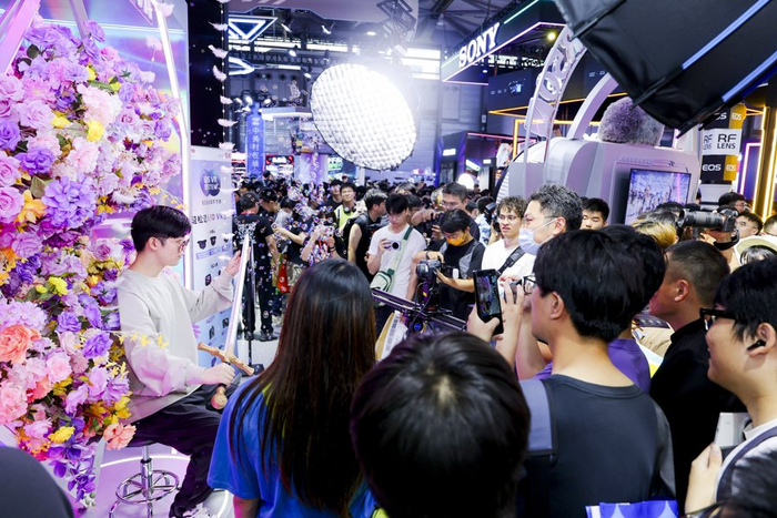 LKs来沪参加Chinajoy。     受访者供图