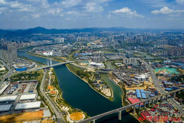 （ 图为㵲水廊道。全媒体记者 潘雨 摄）