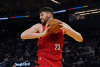 解说：克林根最后都没劲了还是能抓下篮板 这点杨瀚森要好好观摩