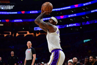 雷迪克：范德比尔特在他的位置上表现出色 今晚就是一个好例子