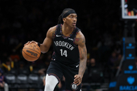 一飞冲天！特伦斯·曼恩底角点开防守 直杀篮下起飞滑翔单臂爆筐