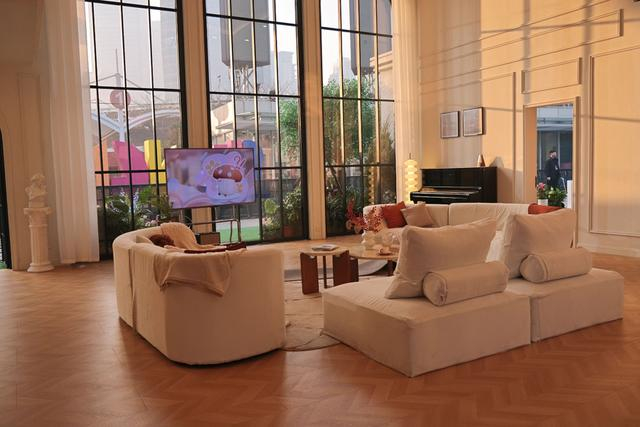 《恋与深空》二周年沉浸式主题展“临空别墅”。叠纸游戏供图