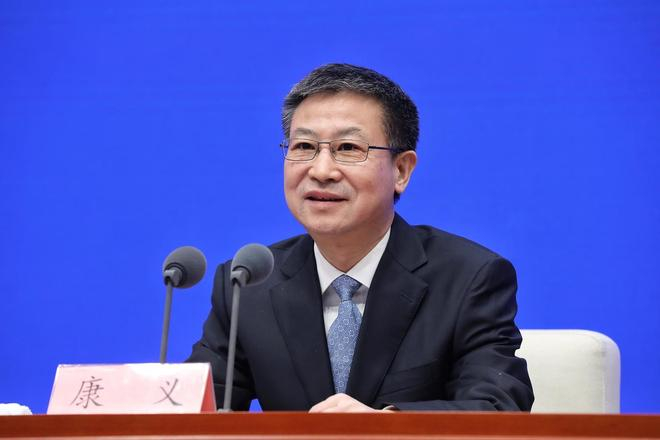 ▲1月19日，国务院新闻办公室举行新闻发布会，国家统计局局长康义介绍2025年国民经济运行情况 图据视觉中国