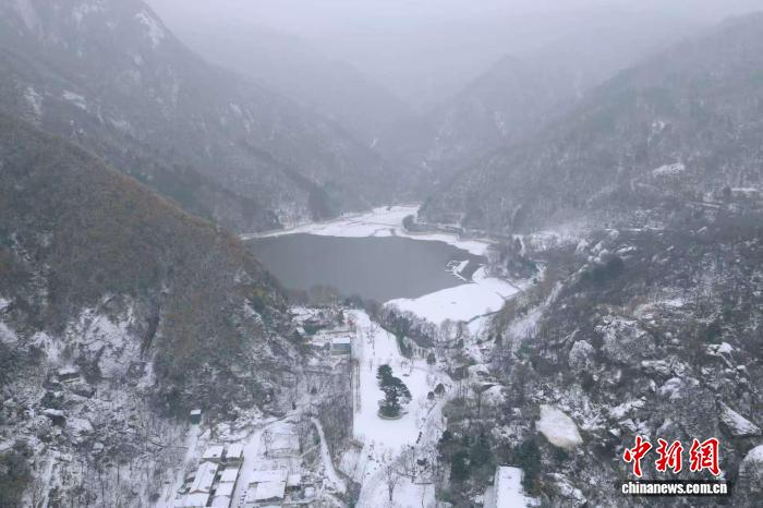 1月19日，秦岭翠华山雪景。　张霄龙 摄