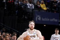 蒂米：感谢湖人教练组的信任 让我出任四号位并获得上场时间