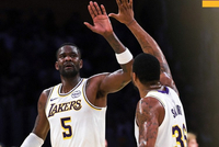 防守制胜！本场湖人仅丢93分 创赛季最低单场失分