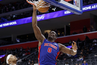 够硬！杜伦上半场7中5砍下11+7 斯图尔特3中2&amp;4罚4中拿到8分