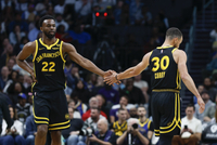 库里：我们见证了维金斯的蜕变 成长为能左右冠军归属的关键球员