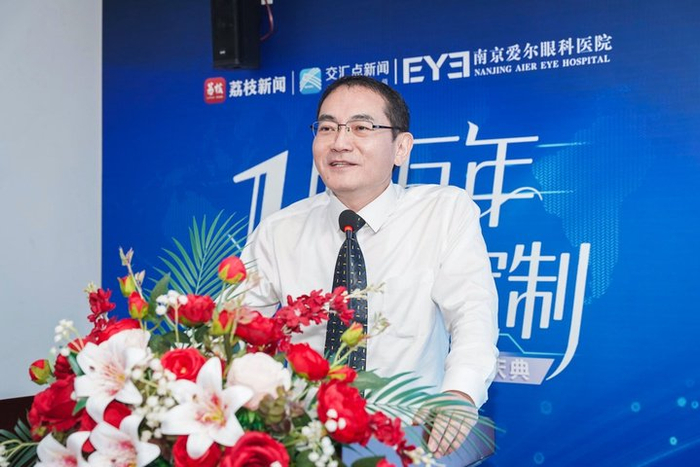 △上海九院眼科视光中心主任周激波教授解读全光塑技术