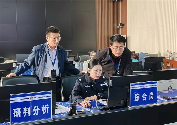 嘉峪关市纪委监委党风政风监督室联合相关部门查询信息、开展监督。