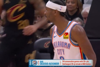 探囊取物！亚历山大造成犯规两罚都有 连续114场得分20+