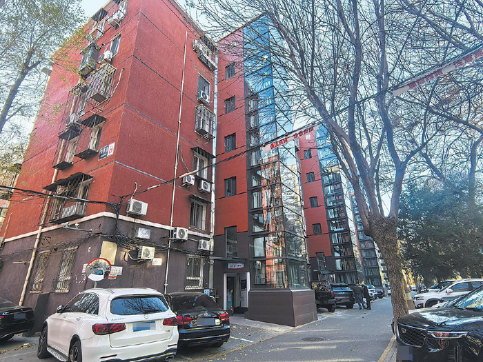 海淀区知春里西社区老楼加装电梯。　受访者供图