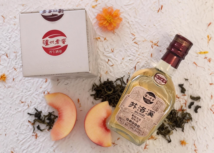 图说：老牌白酒泸州老窖新推出子品牌“苏洛溪”低度酒将在淘宝国货严选首发。