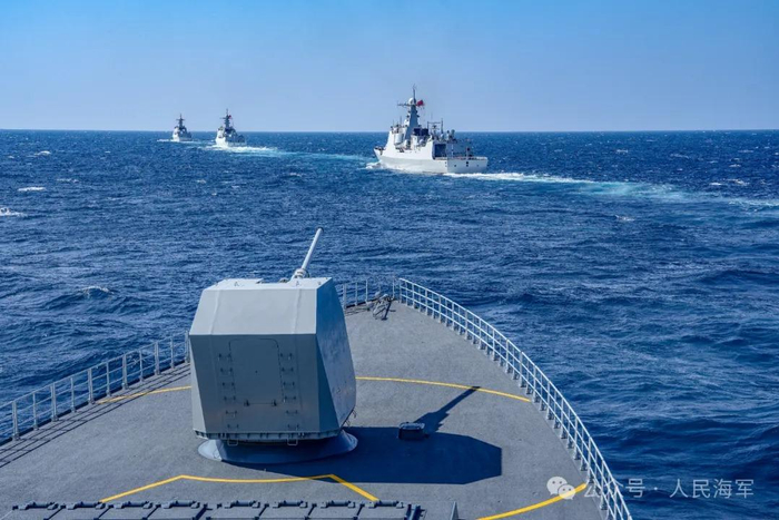 ▲舰艇编队在南海某海域开展多科目实战化训练现场 杨云翔 摄