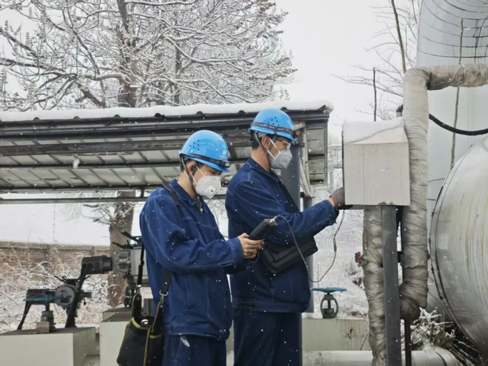 ▲华能甘肃平凉电厂检修人员加强冬季机组巡查